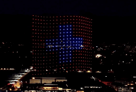 Bandera suiza formada por drones durante la fiesta nacional te cuento