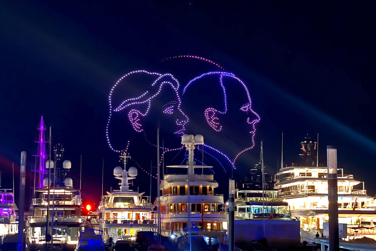 Le prince et la princesse de Monaco lors du spectacle de drones