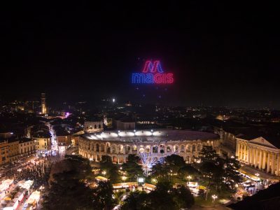 Magis - spettacolo droni Allumee