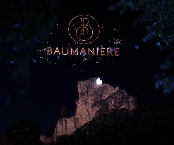 espectáculo de drones para aniversario de empresa Baumanière