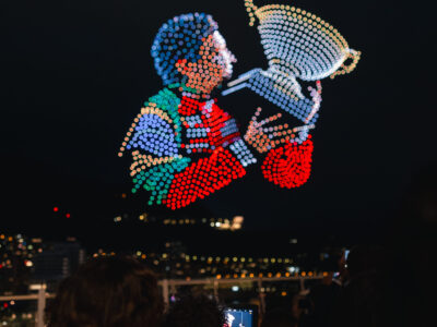 espectáculo nocturno de drones luminosos Allumee