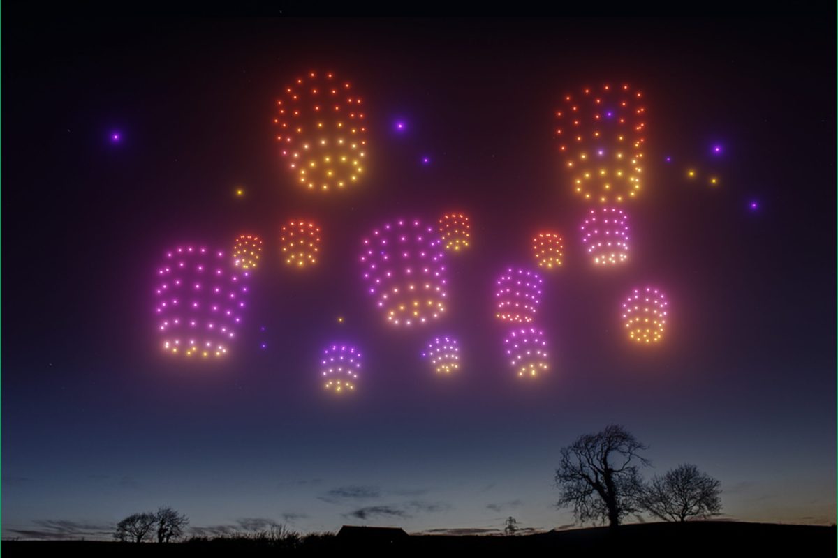 Linternas luminosas formadas por drones.