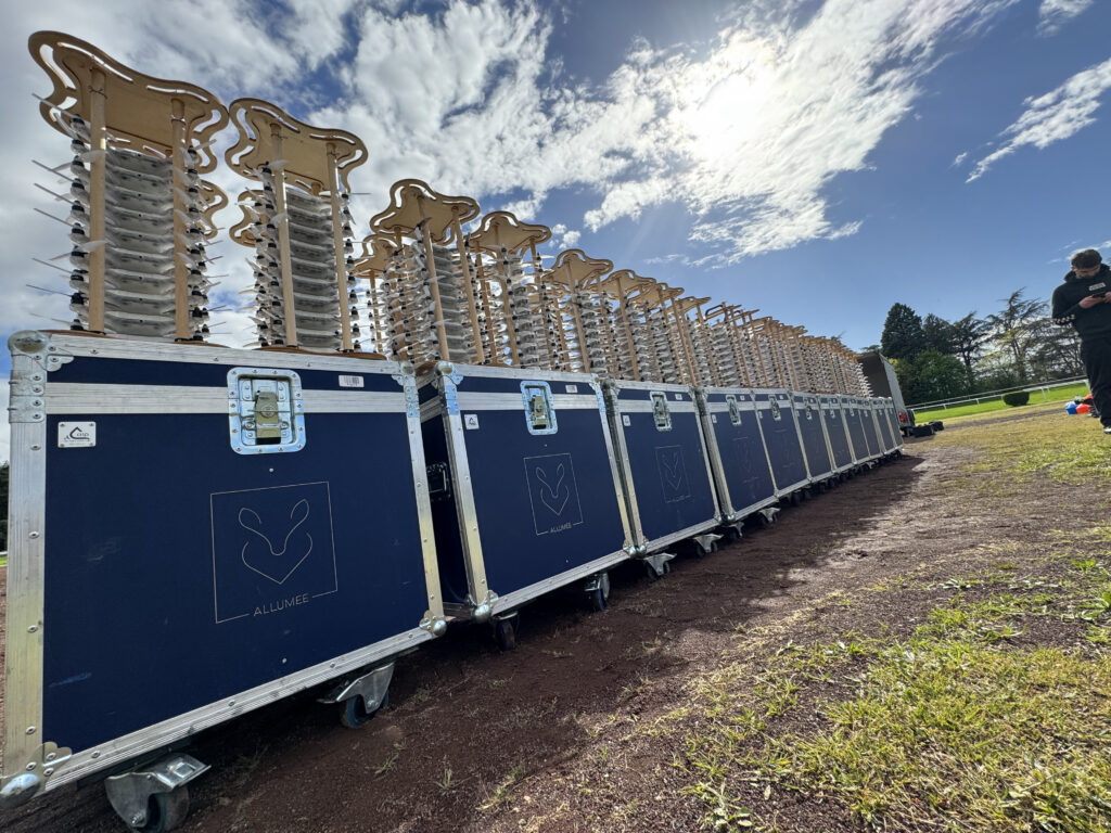 Fila de bastidores para drones Allumee